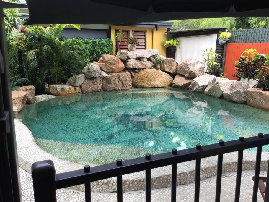 فيلا Oasis, In Leafy Whitfield. Edge Hill المظهر الخارجي الصورة