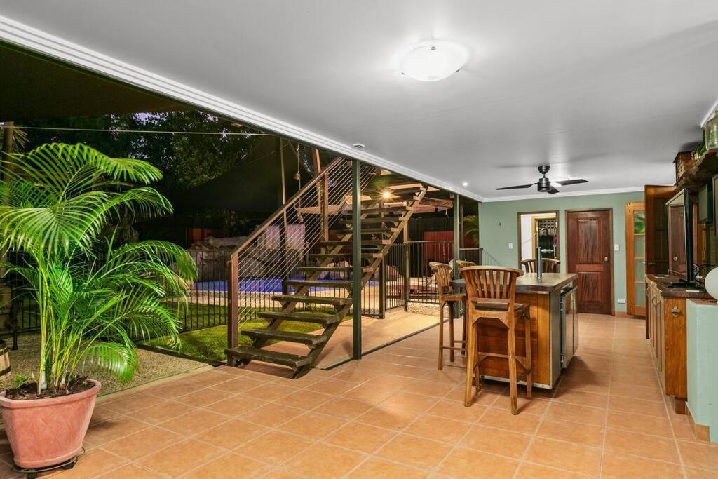 فيلا Oasis, In Leafy Whitfield. Edge Hill المظهر الخارجي الصورة