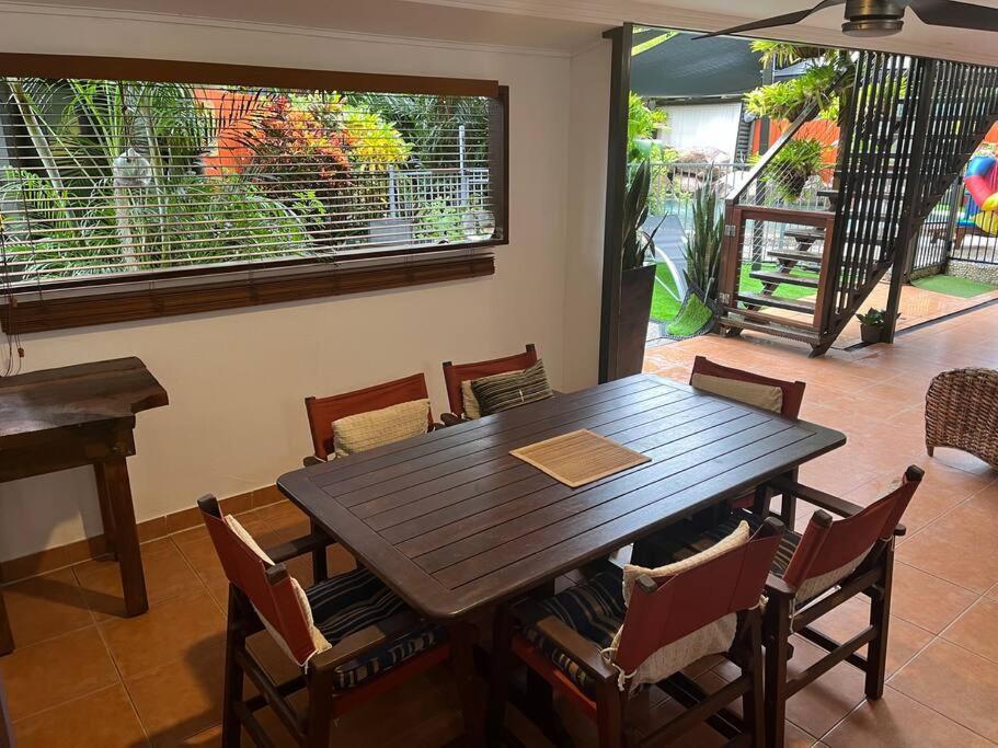 فيلا Oasis, In Leafy Whitfield. Edge Hill المظهر الخارجي الصورة